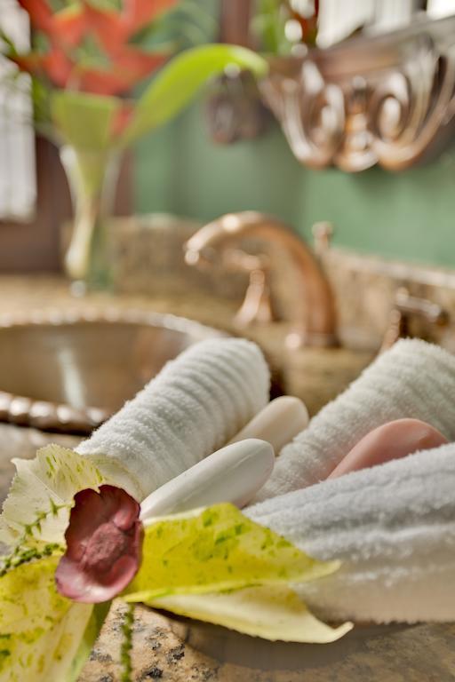 Mahogany Hall Luxury Boutique Resort Сан-Ігнасіо Номер фото