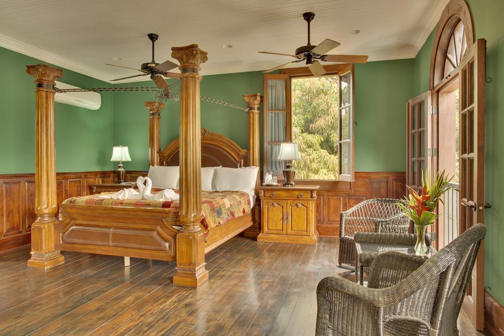 Mahogany Hall Luxury Boutique Resort Сан-Ігнасіо Екстер'єр фото