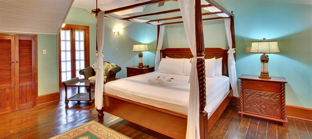 Mahogany Hall Luxury Boutique Resort Сан-Ігнасіо Екстер'єр фото